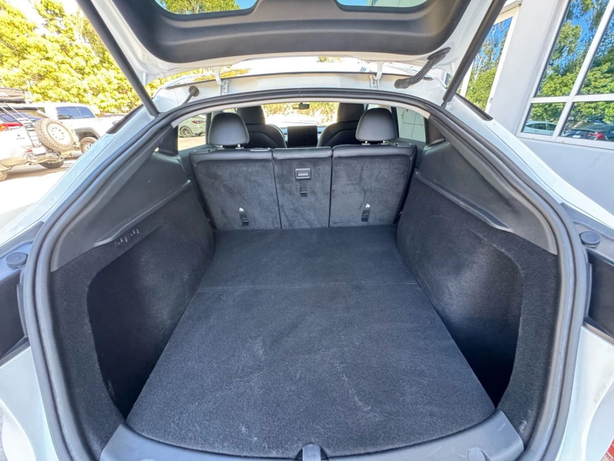 2023 Tesla Model Y Long Range photo 30
