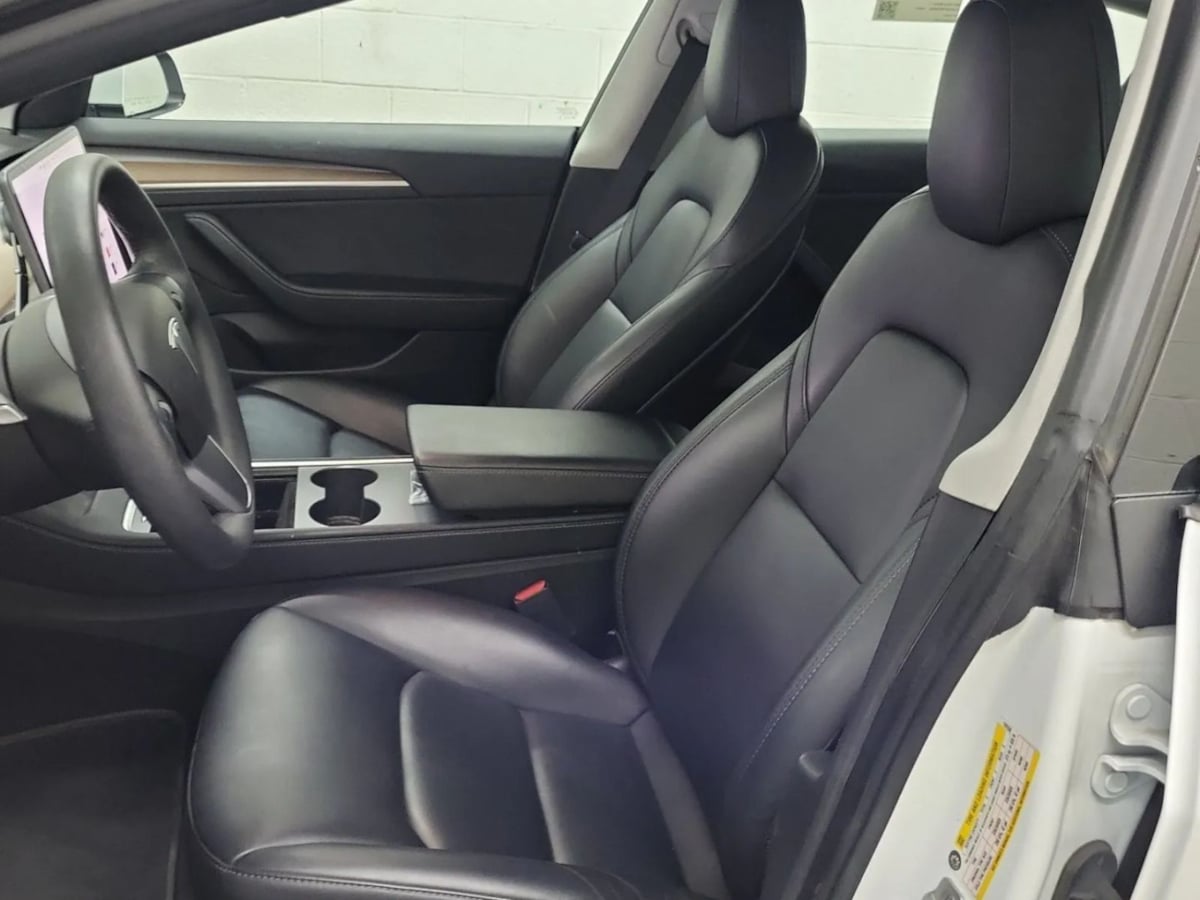2022 Tesla Model 3 Performance photo 4