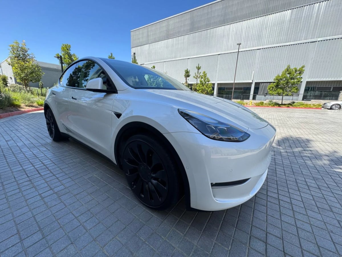 2022 Tesla Model Y Performance photo 3