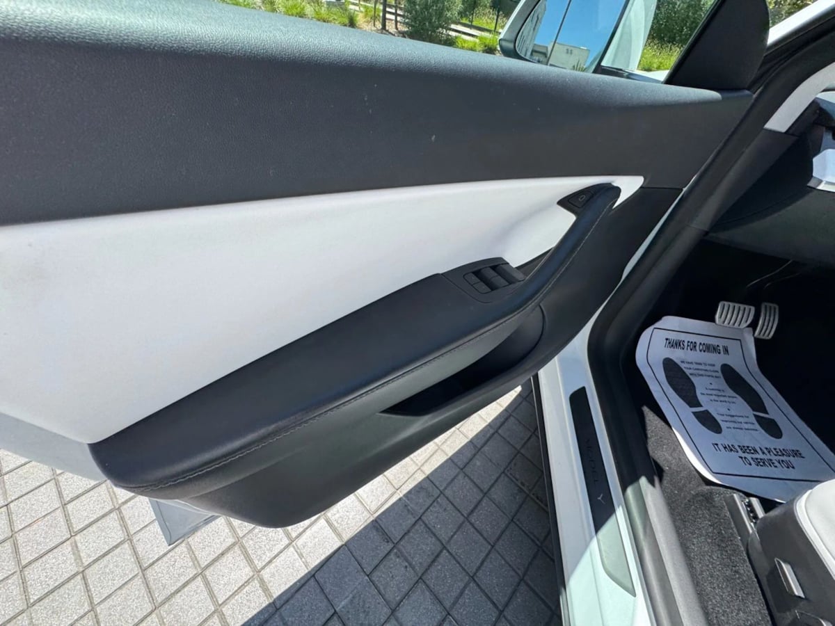 2022 Tesla Model Y Performance photo 21