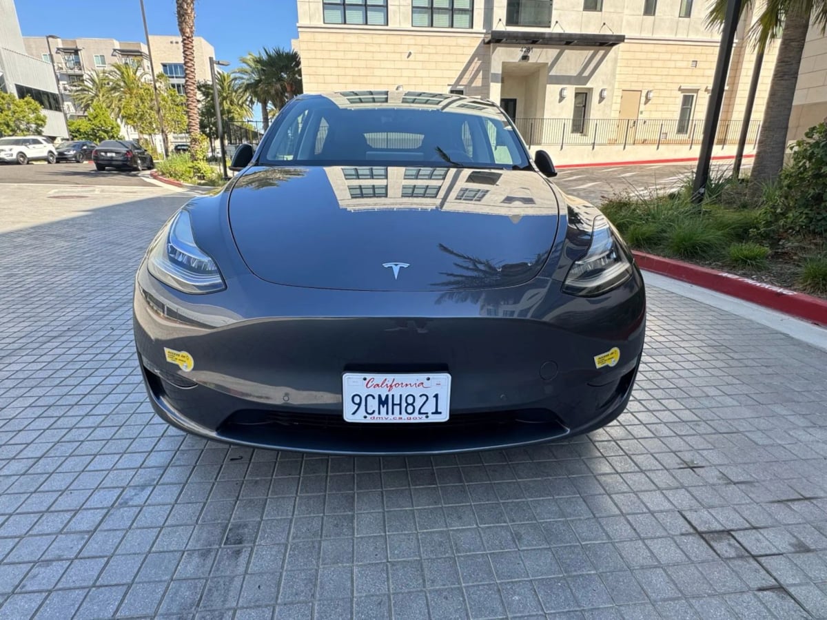 2022 Tesla Model Y Long Range photo 2