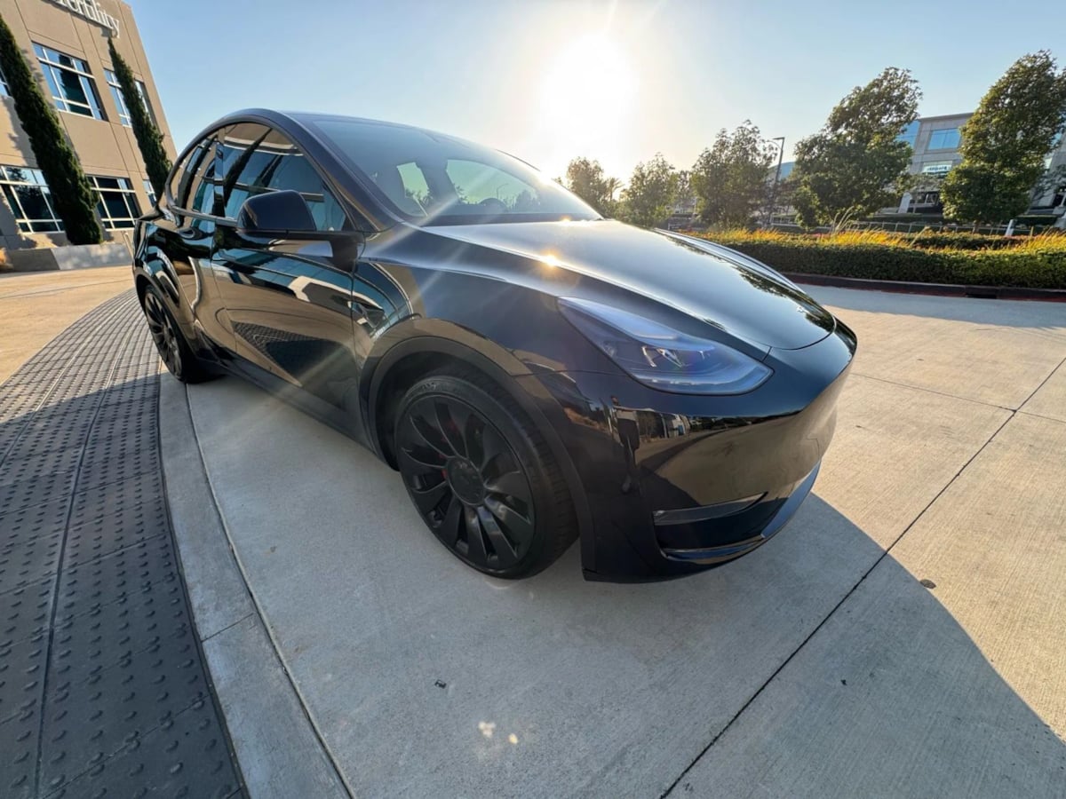2023 Tesla Model Y Performance photo 2
