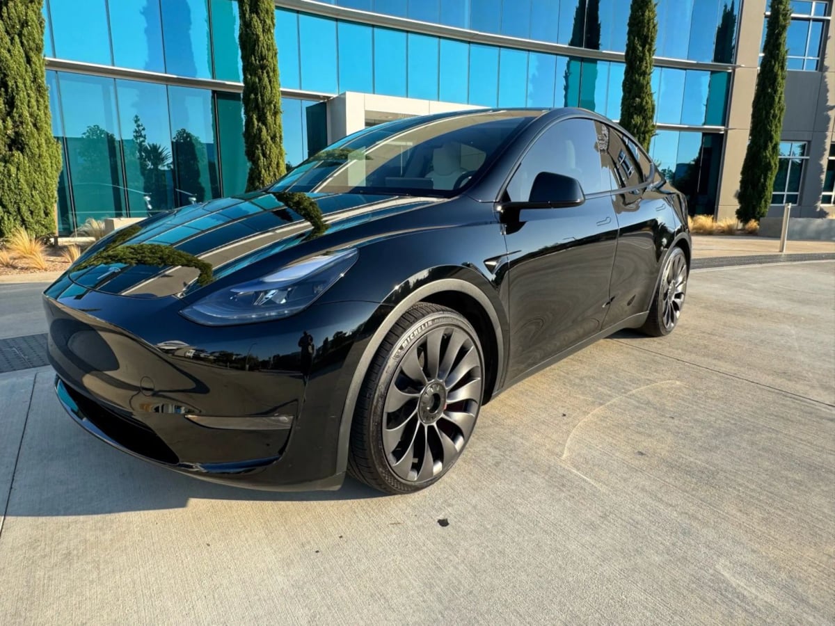 2023 Tesla Model Y Performance photo 3