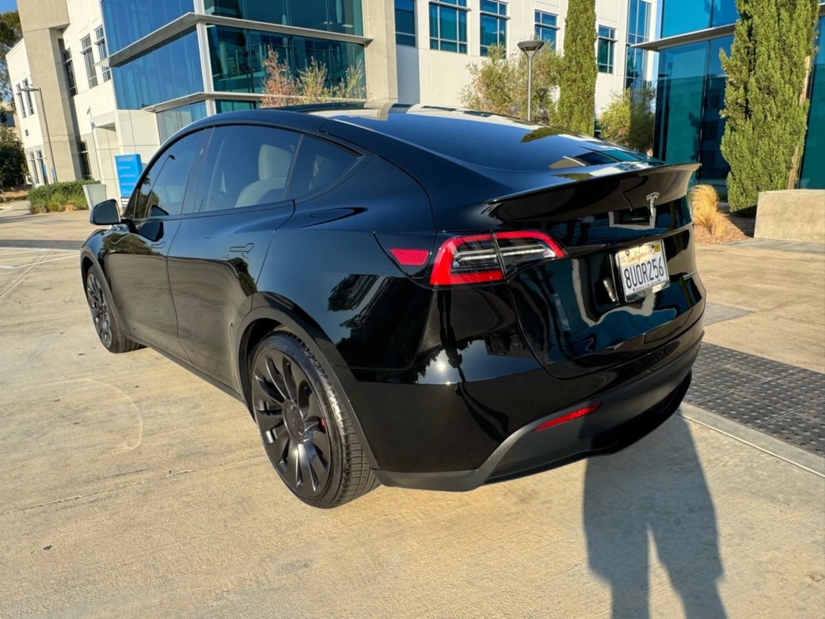 2023 Tesla Model Y Performance photo 4