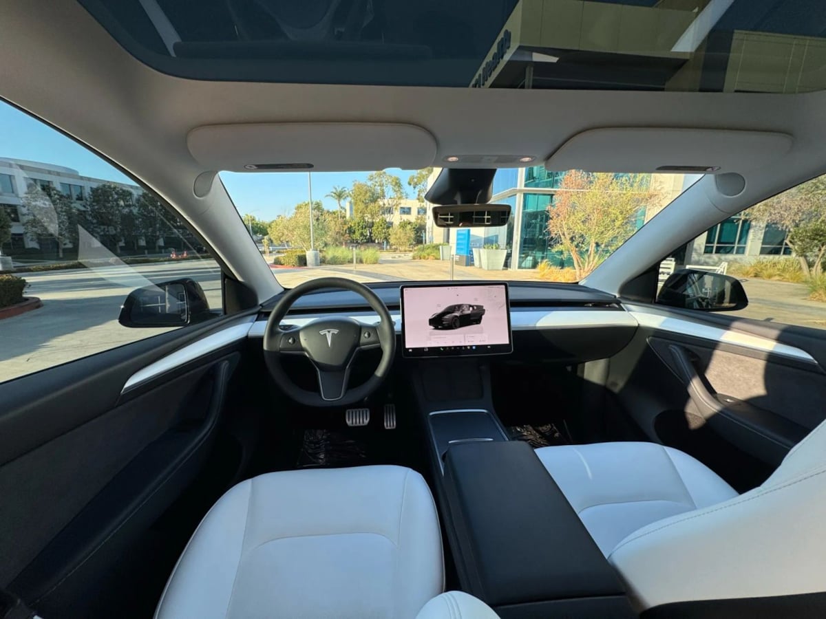 2023 Tesla Model Y Performance photo 13