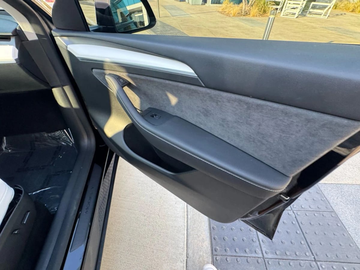 2023 Tesla Model Y Performance photo 27