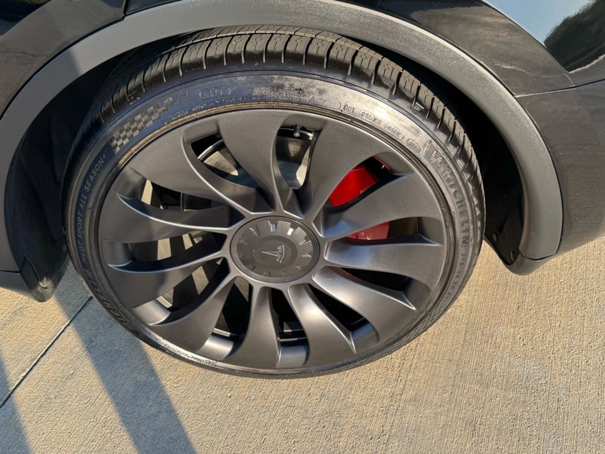 2023 Tesla Model Y Performance photo 31