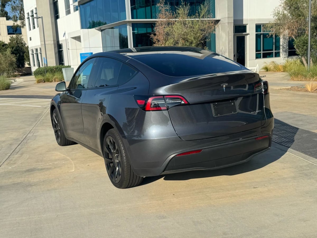 2023 Tesla Model Y Long Range photo 5