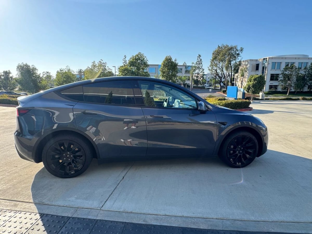 2023 Tesla Model Y Long Range photo 8