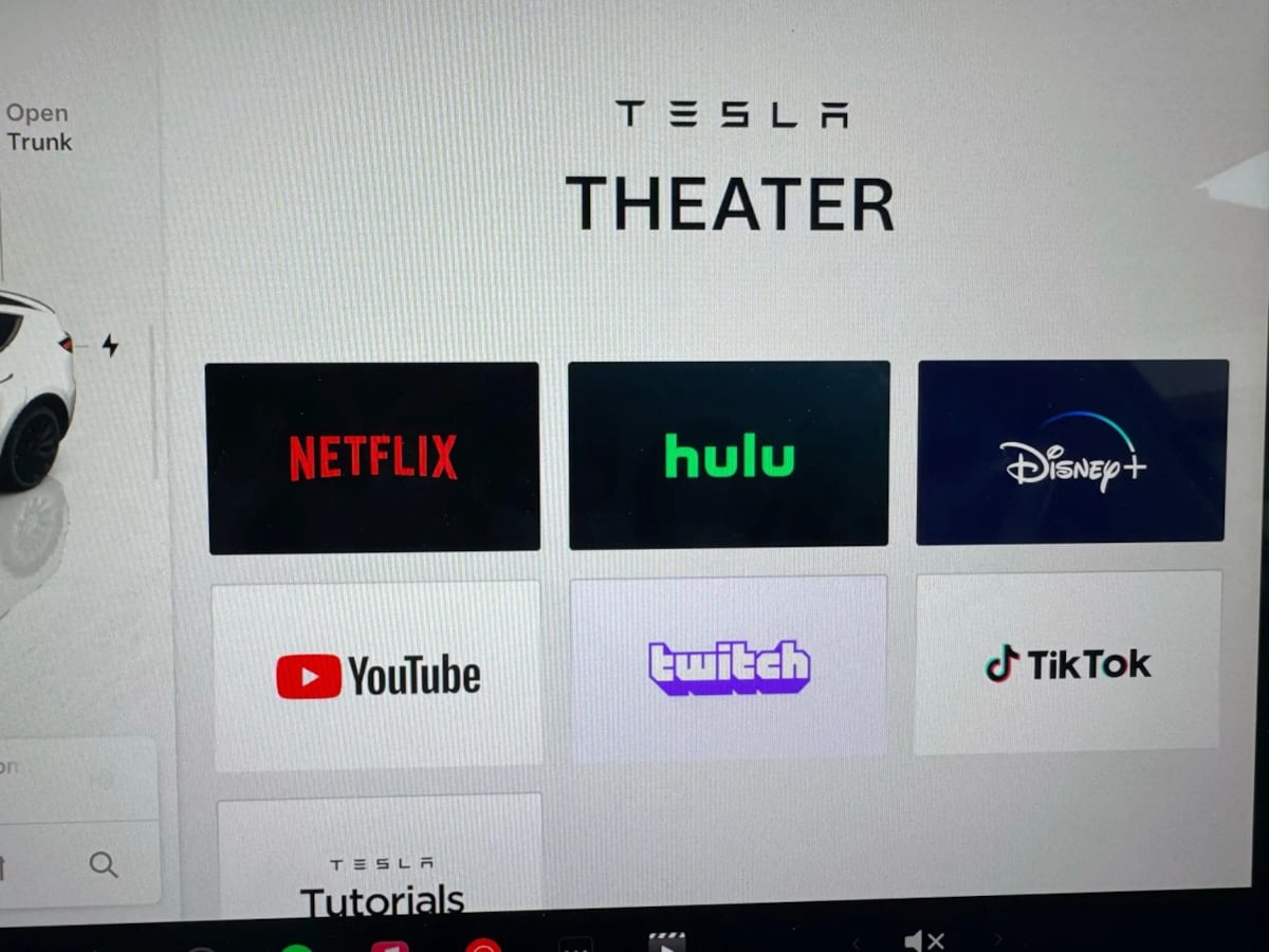 2023 Tesla Model Y Long Range photo 18