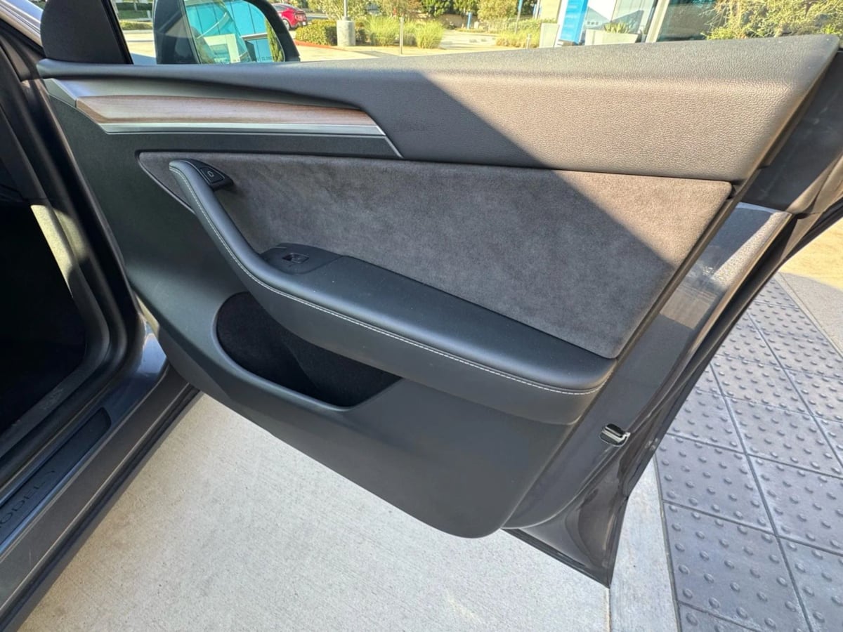 2023 Tesla Model Y Long Range photo 22