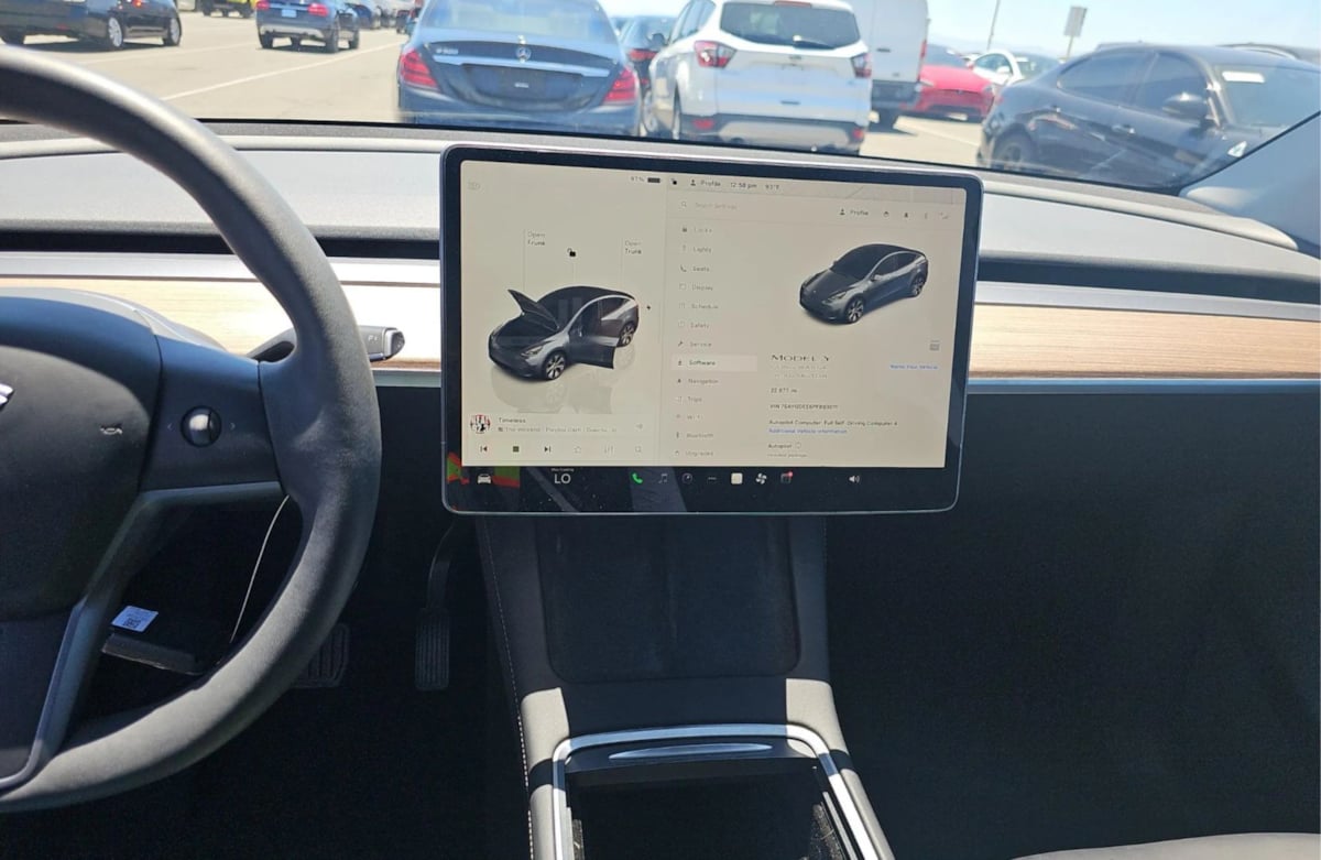 2023 Tesla Model Y Long Range photo 7