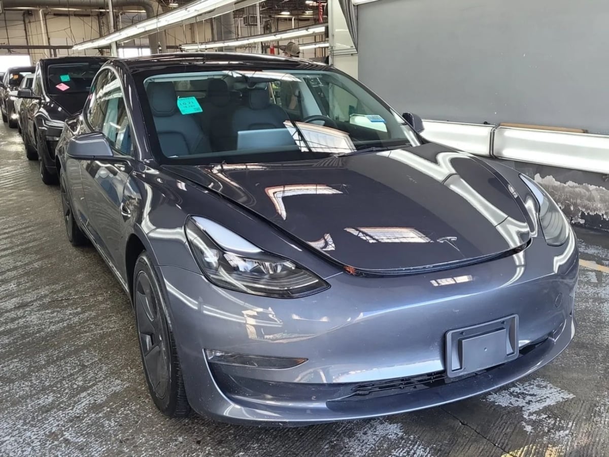 2023 Tesla Model 3 Long Range photo 2