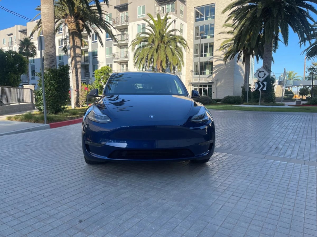 2022 Tesla Model Y Long Range photo 2