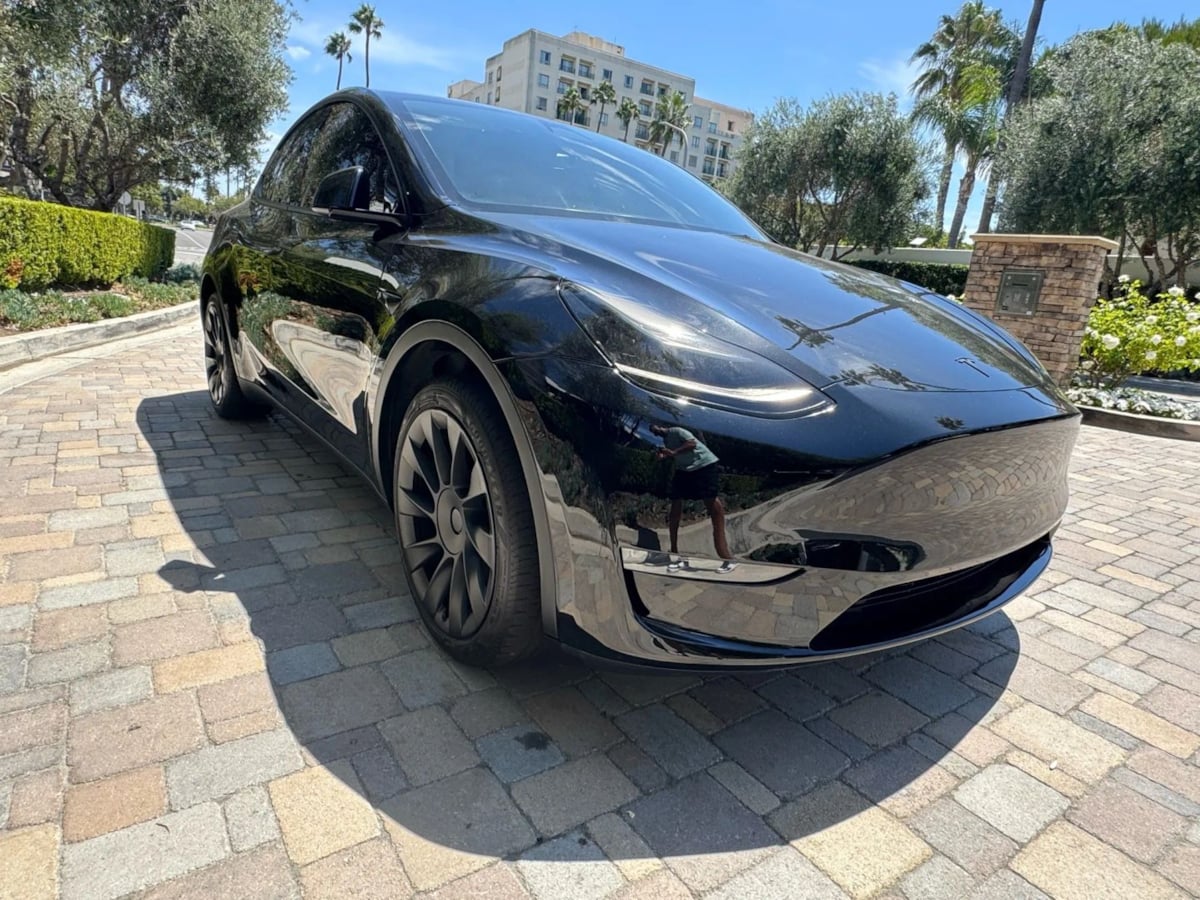 2023 Tesla Model Y Long Range photo 3
