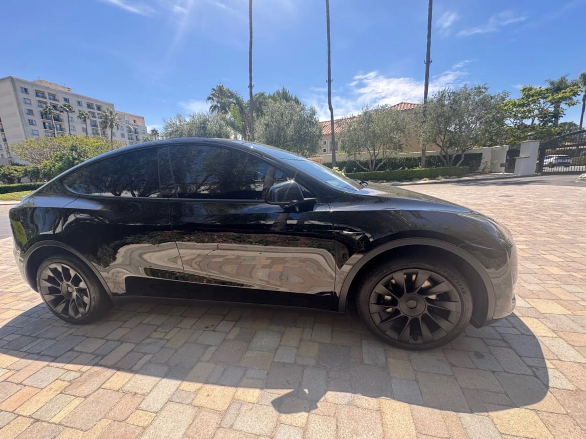 2023 Tesla Model Y Long Range photo 8