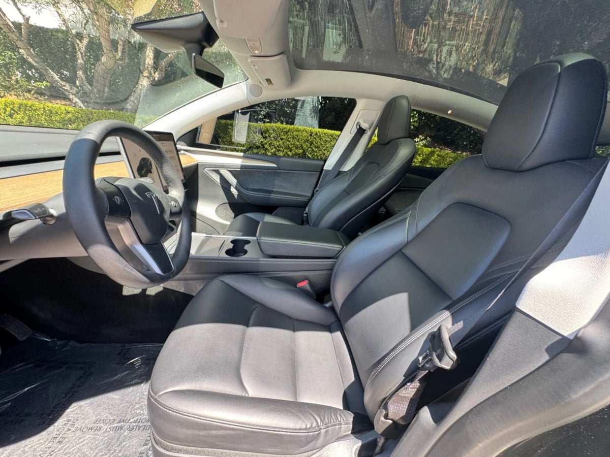 2023 Tesla Model Y Long Range photo 10