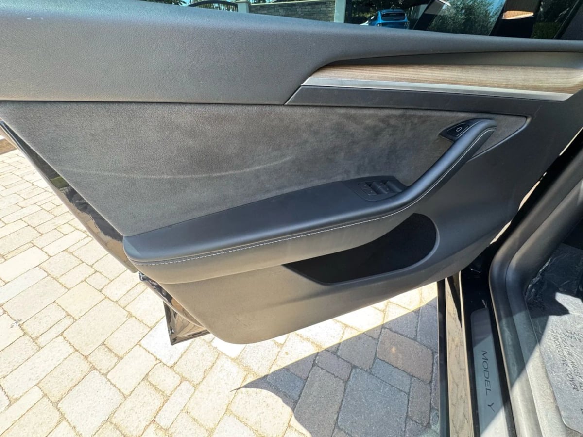 2023 Tesla Model Y Long Range photo 19