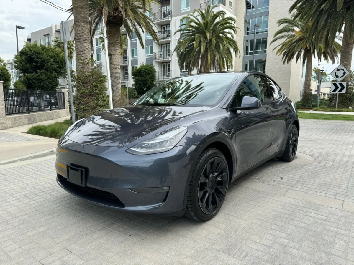 2022 Tesla Model Y Long Range photo 3