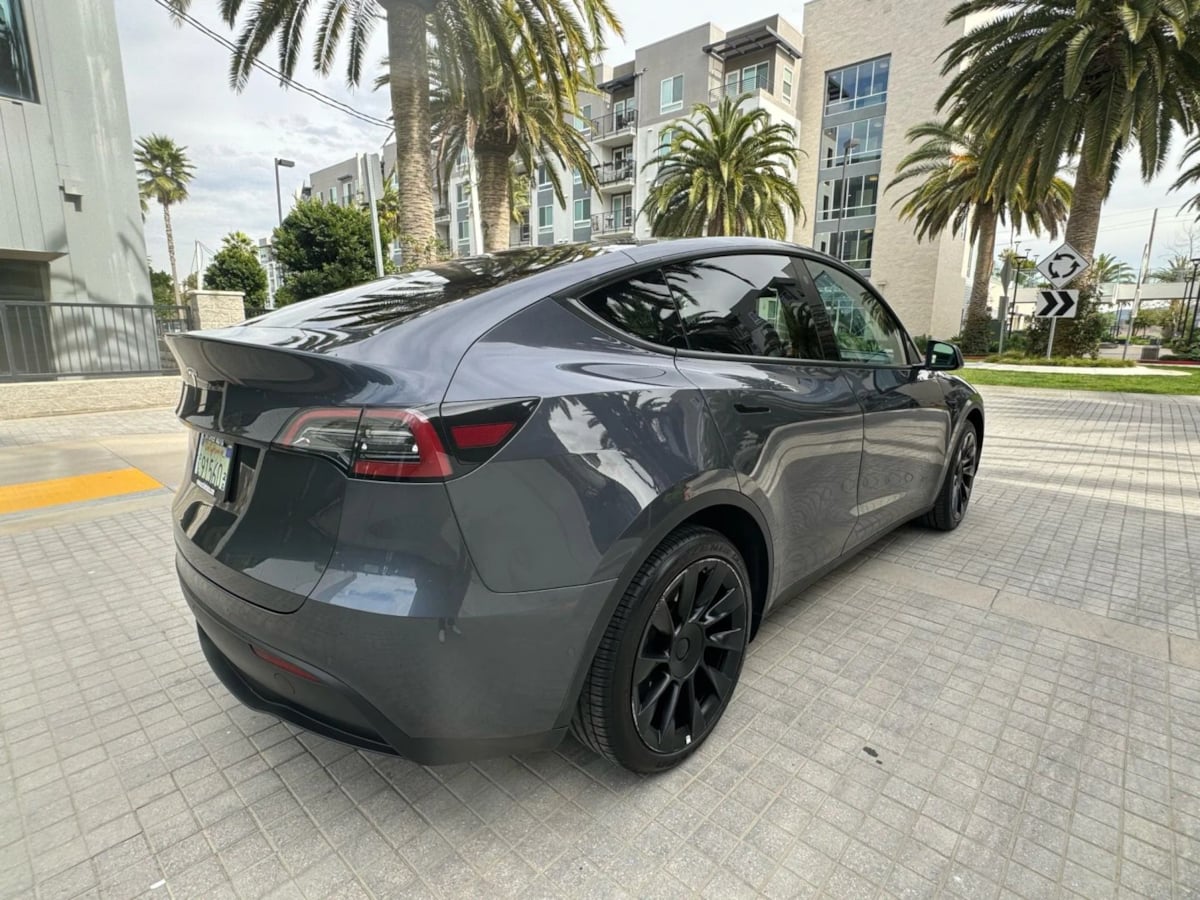 2022 Tesla Model Y Long Range photo 5