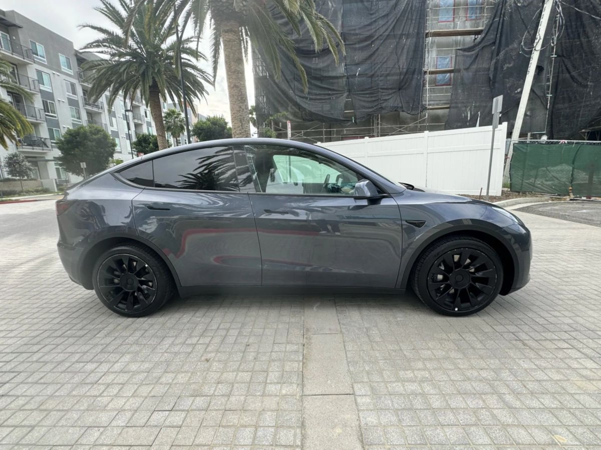 2022 Tesla Model Y Long Range photo 8