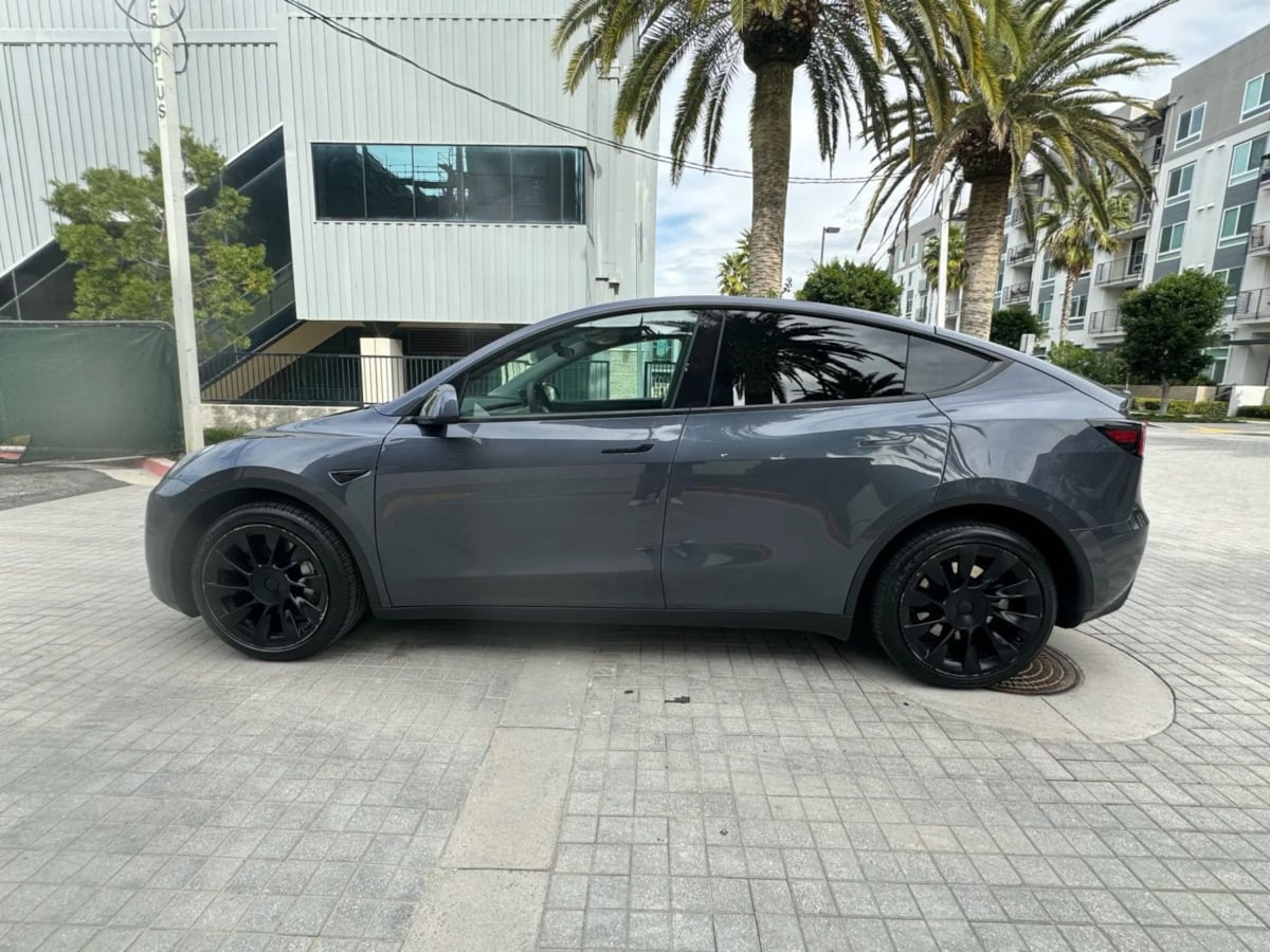 2022 Tesla Model Y Long Range photo 9