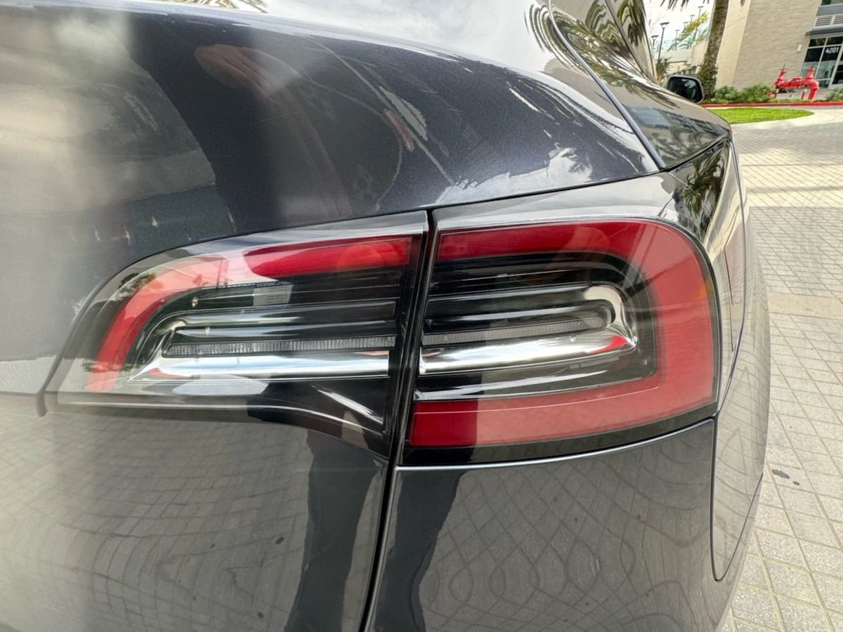 2022 Tesla Model Y Long Range photo 28