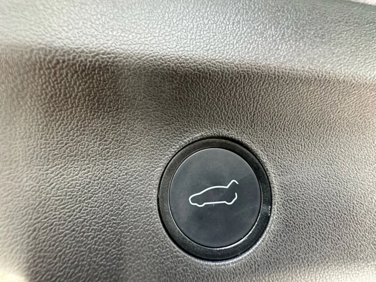 2022 Tesla Model Y Long Range photo 32