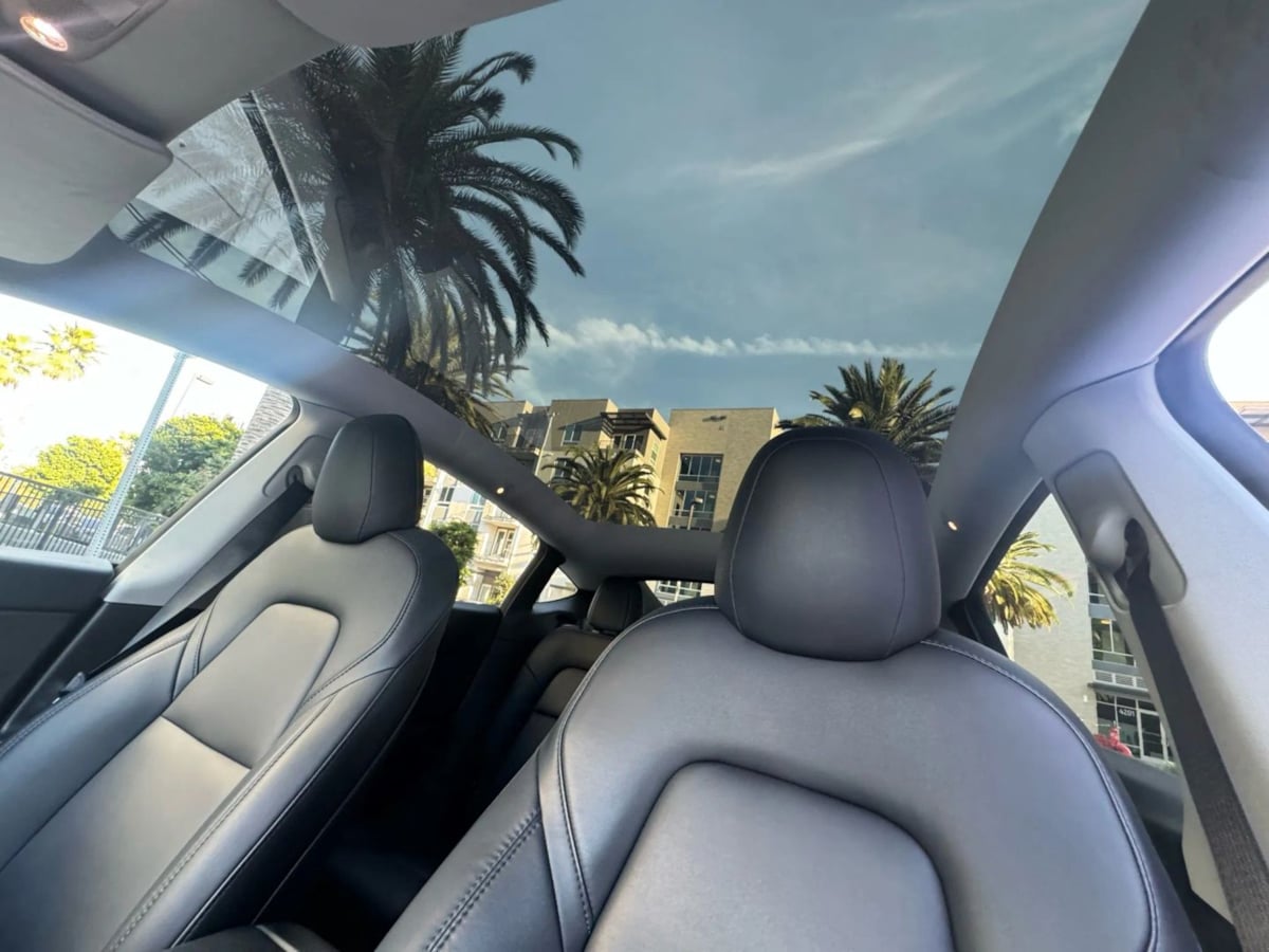 2024 Tesla Model Y Long Range photo 6