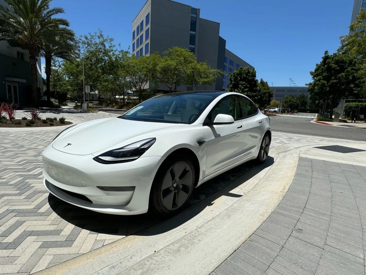 2022 Tesla Model 3 photo 2