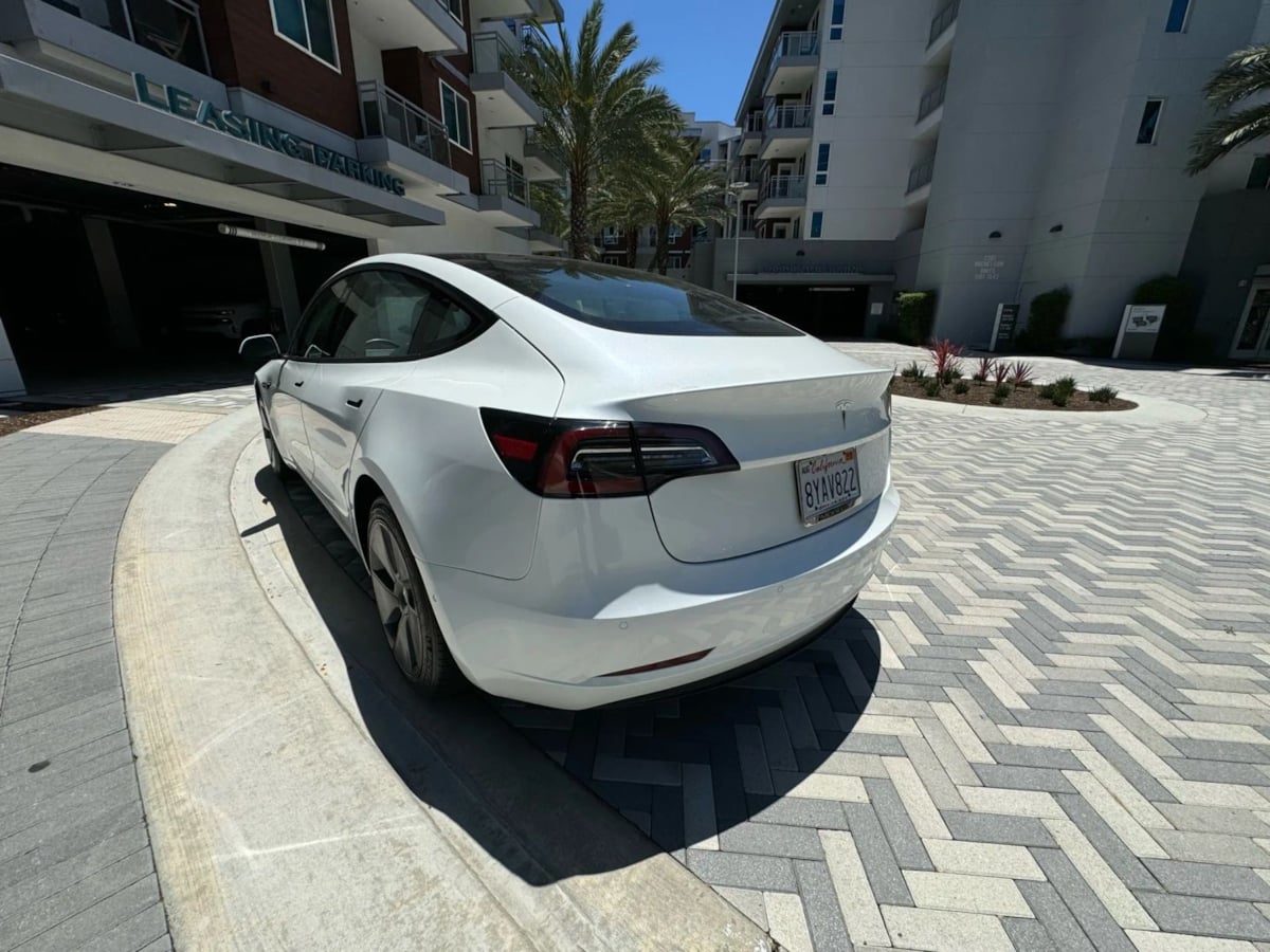 2022 Tesla Model 3 photo 3