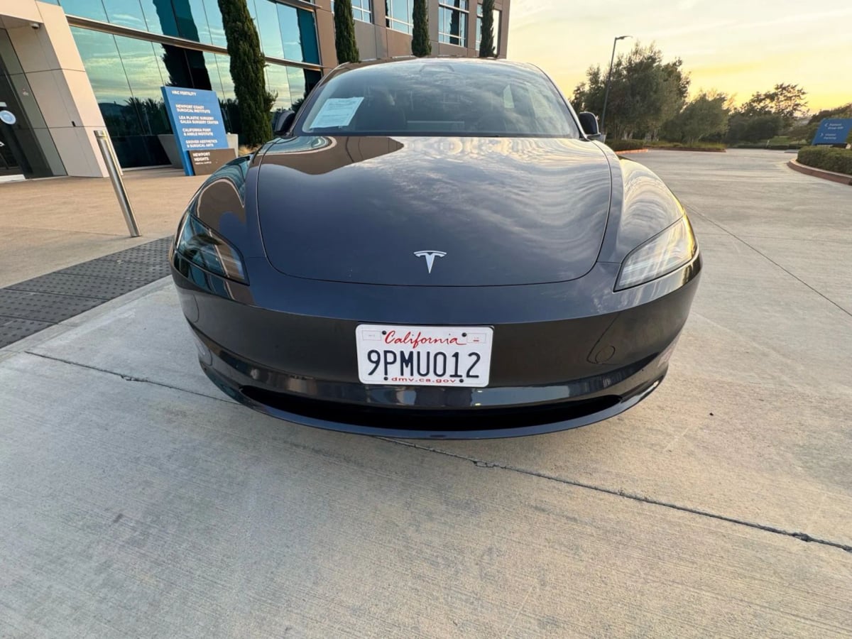 2024 Tesla Model 3 Long Range photo 2