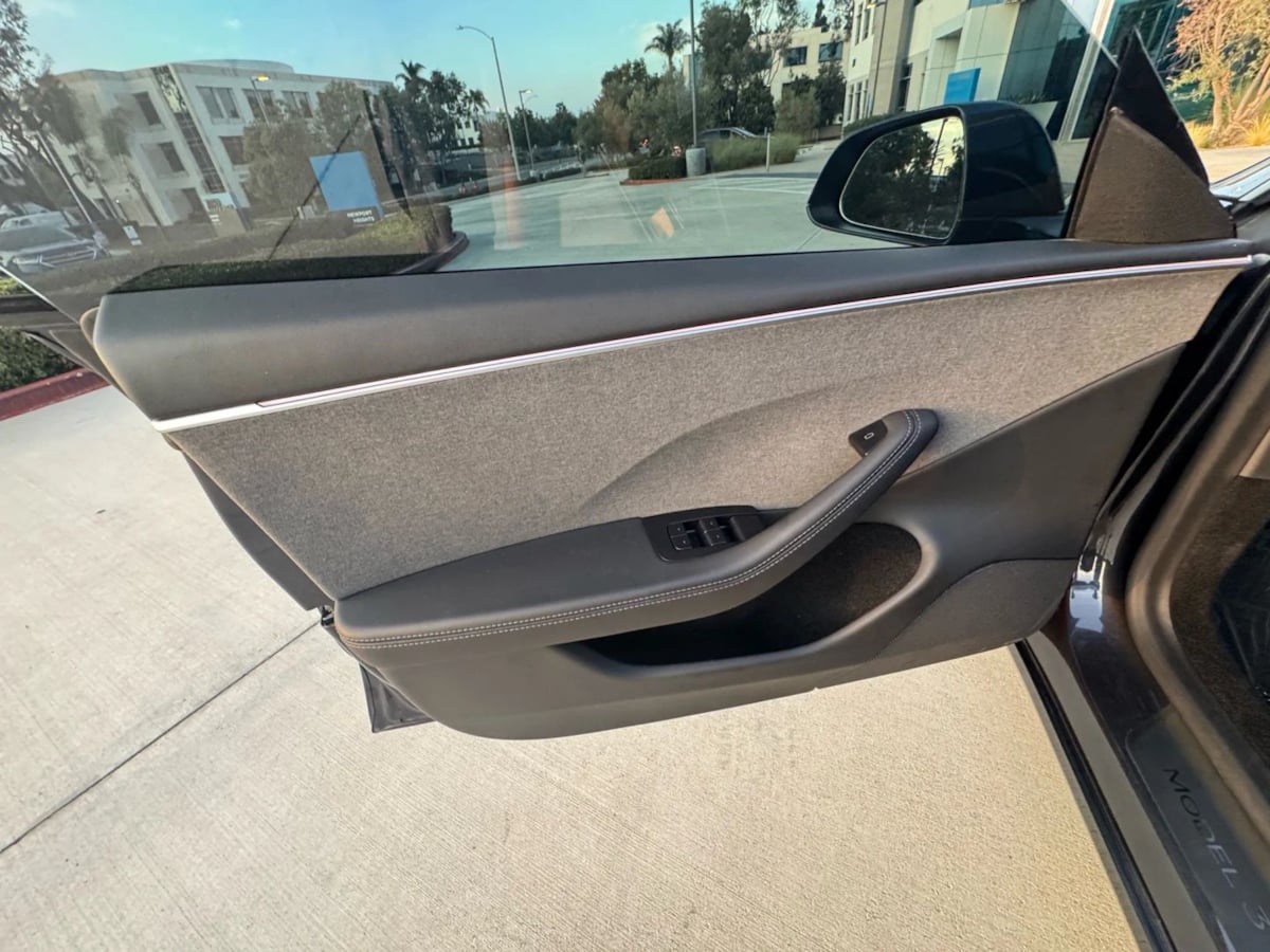 2024 Tesla Model 3 Long Range photo 32