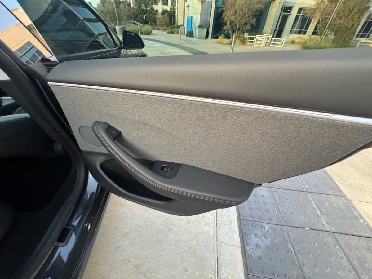 2024 Tesla Model 3 Long Range photo 33