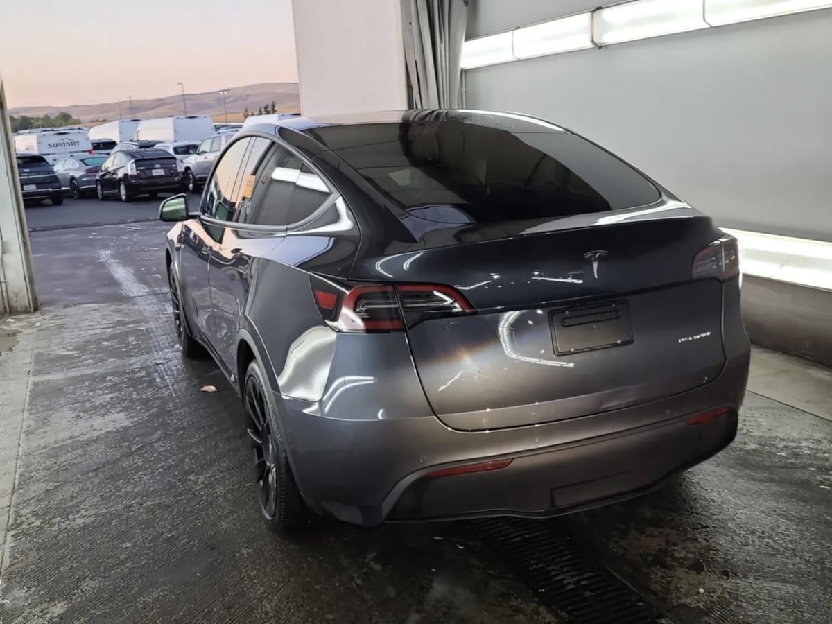 2021 Tesla Model Y Long Range photo 4