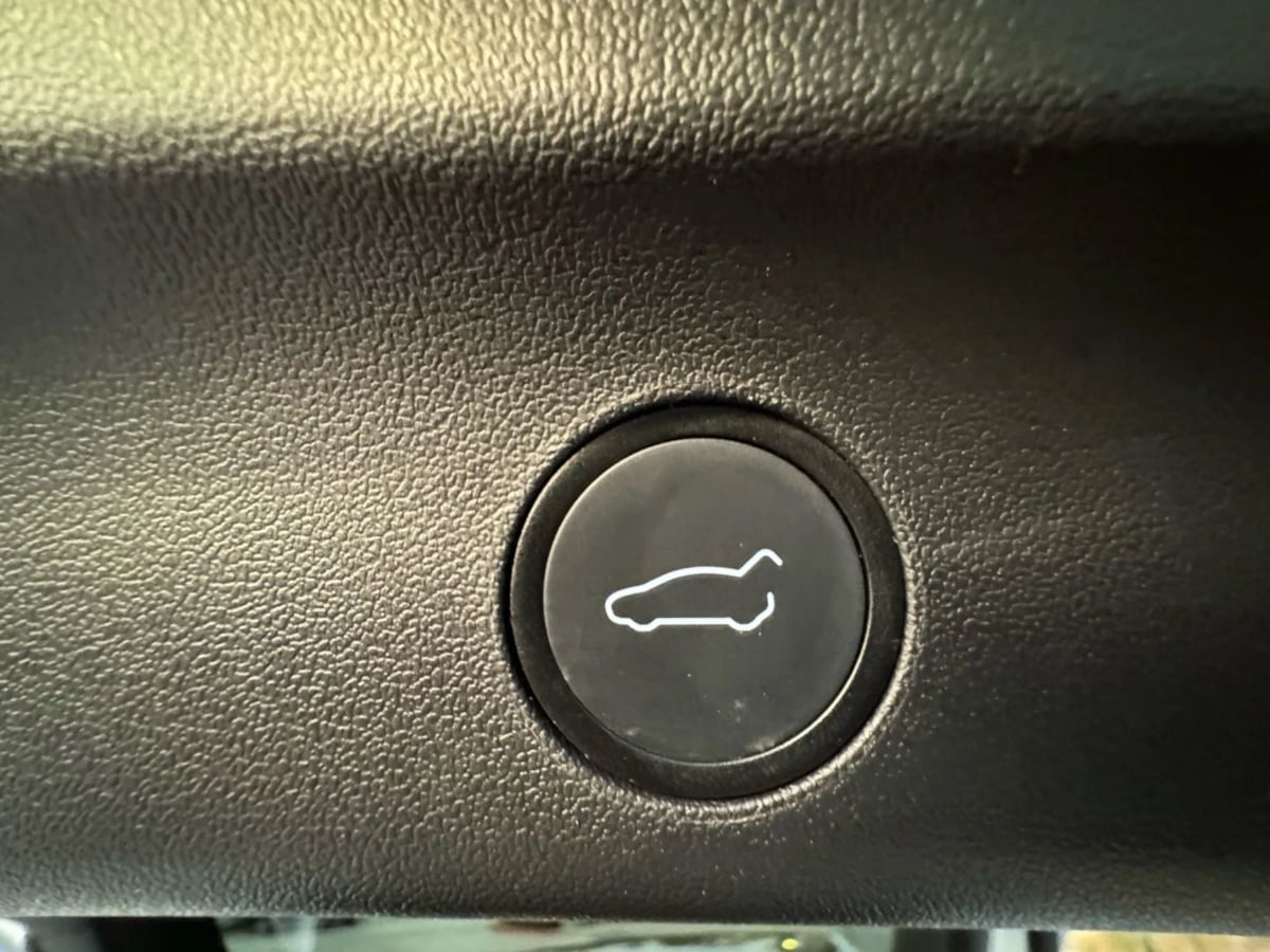 2022 Tesla Model Y Performance photo 33