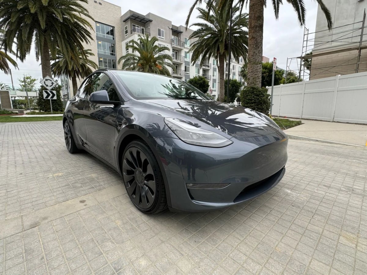 2022 Tesla Model Y Performance photo 3