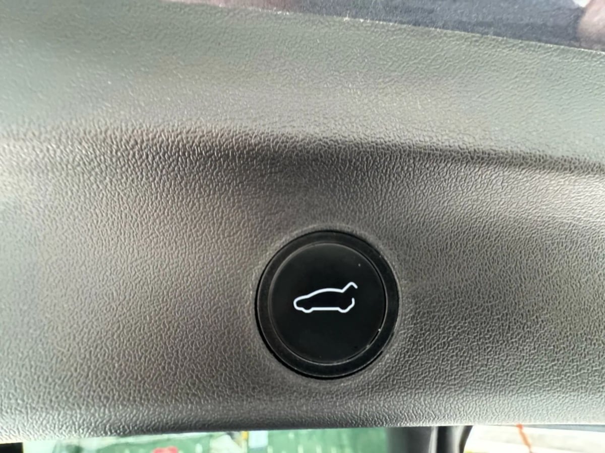 2022 Tesla Model Y Performance photo 31