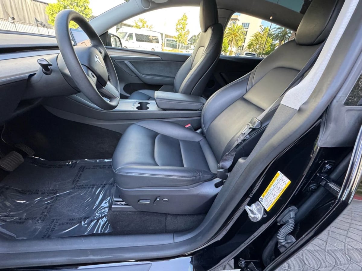 2023 Tesla Model Y Long Range photo 9