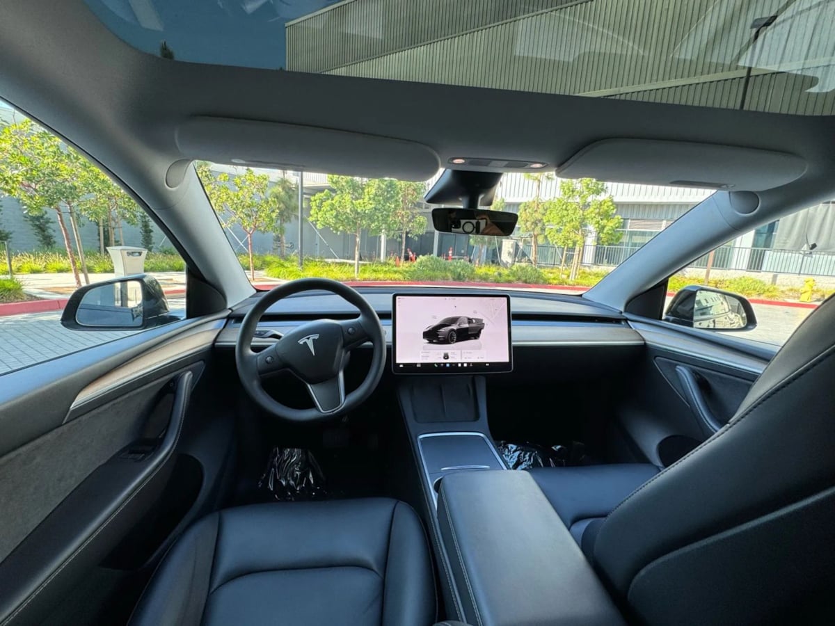 2023 Tesla Model Y Long Range photo 14