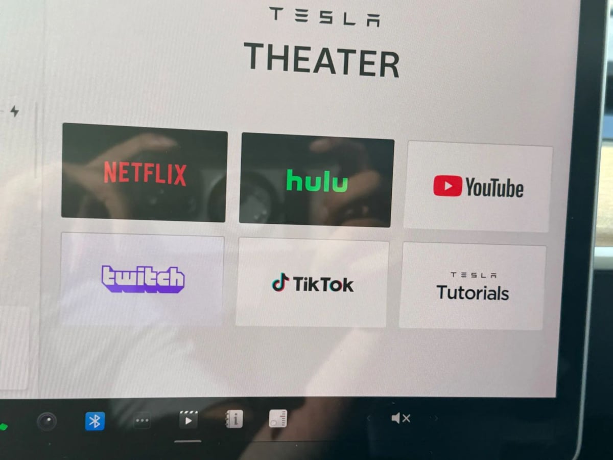 2023 Tesla Model Y Long Range photo 23
