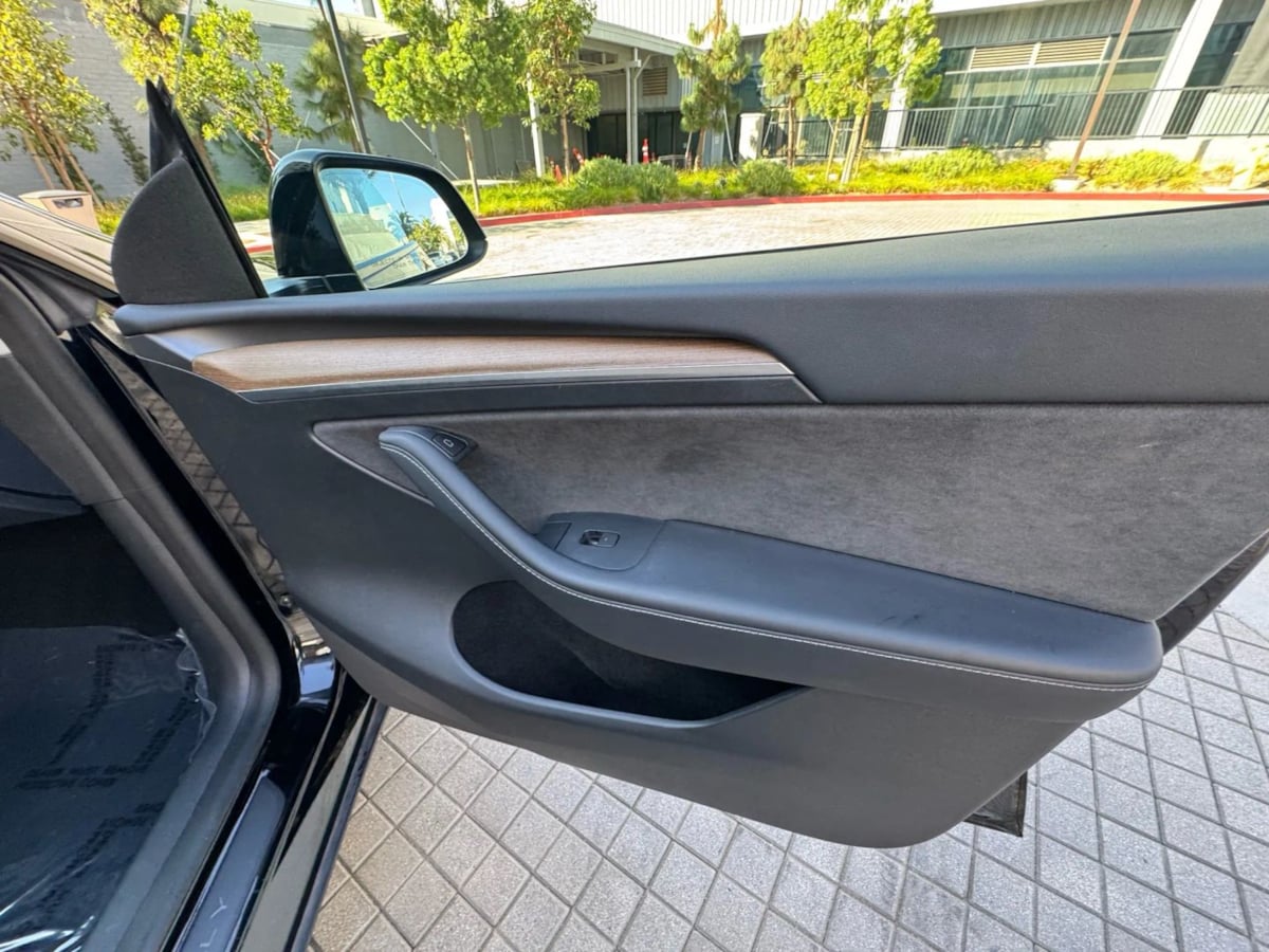 2023 Tesla Model Y Long Range photo 28