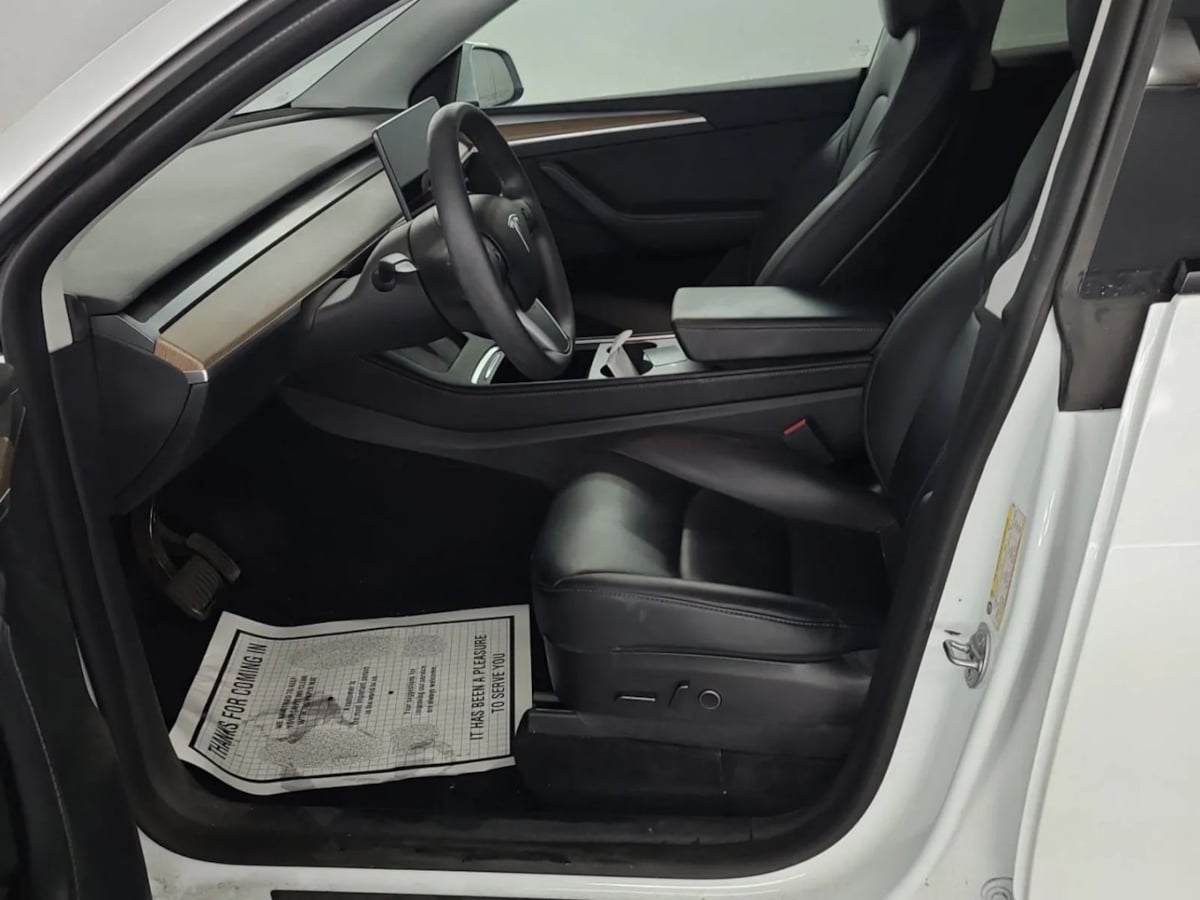 2022 Tesla Model Y Long Range photo 6