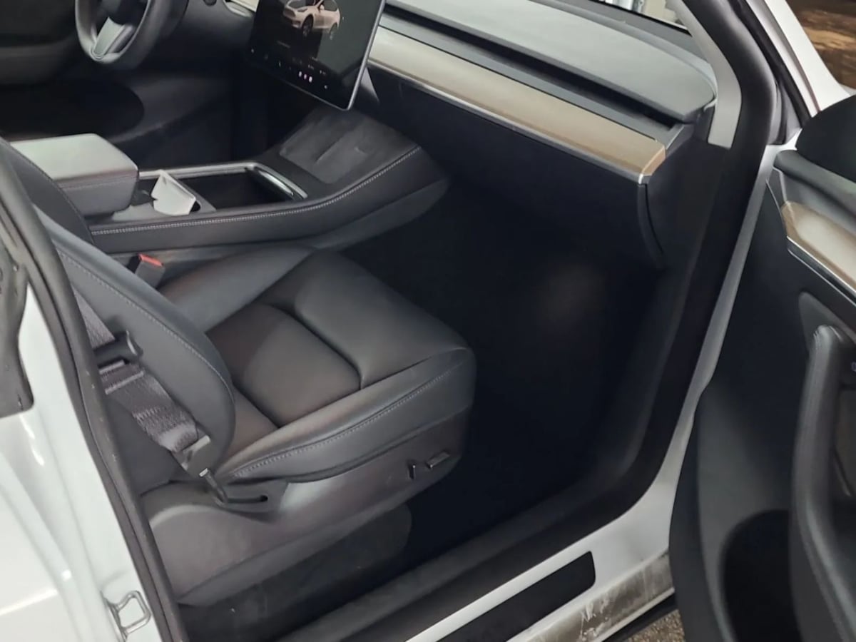 2022 Tesla Model Y Long Range photo 7