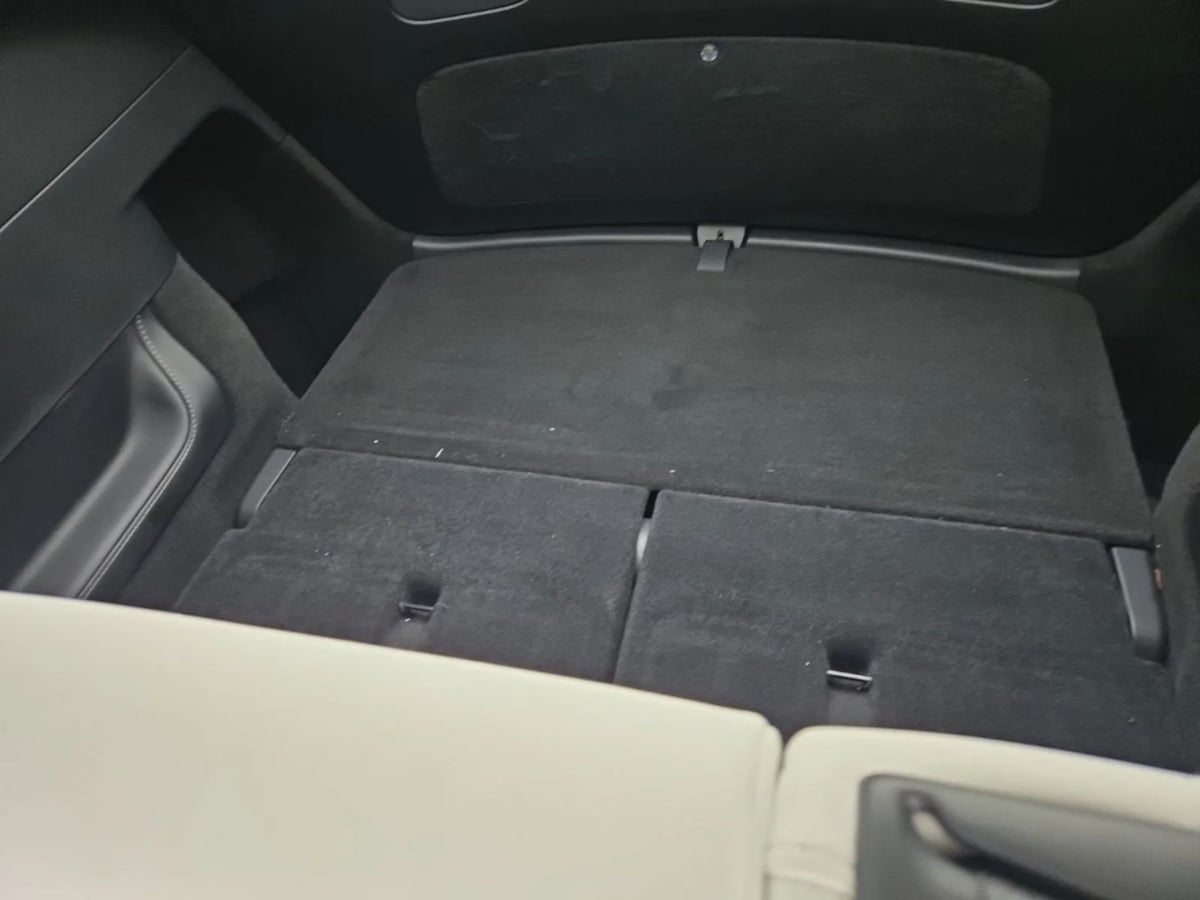 2023 Tesla Model Y Long Range photo 3
