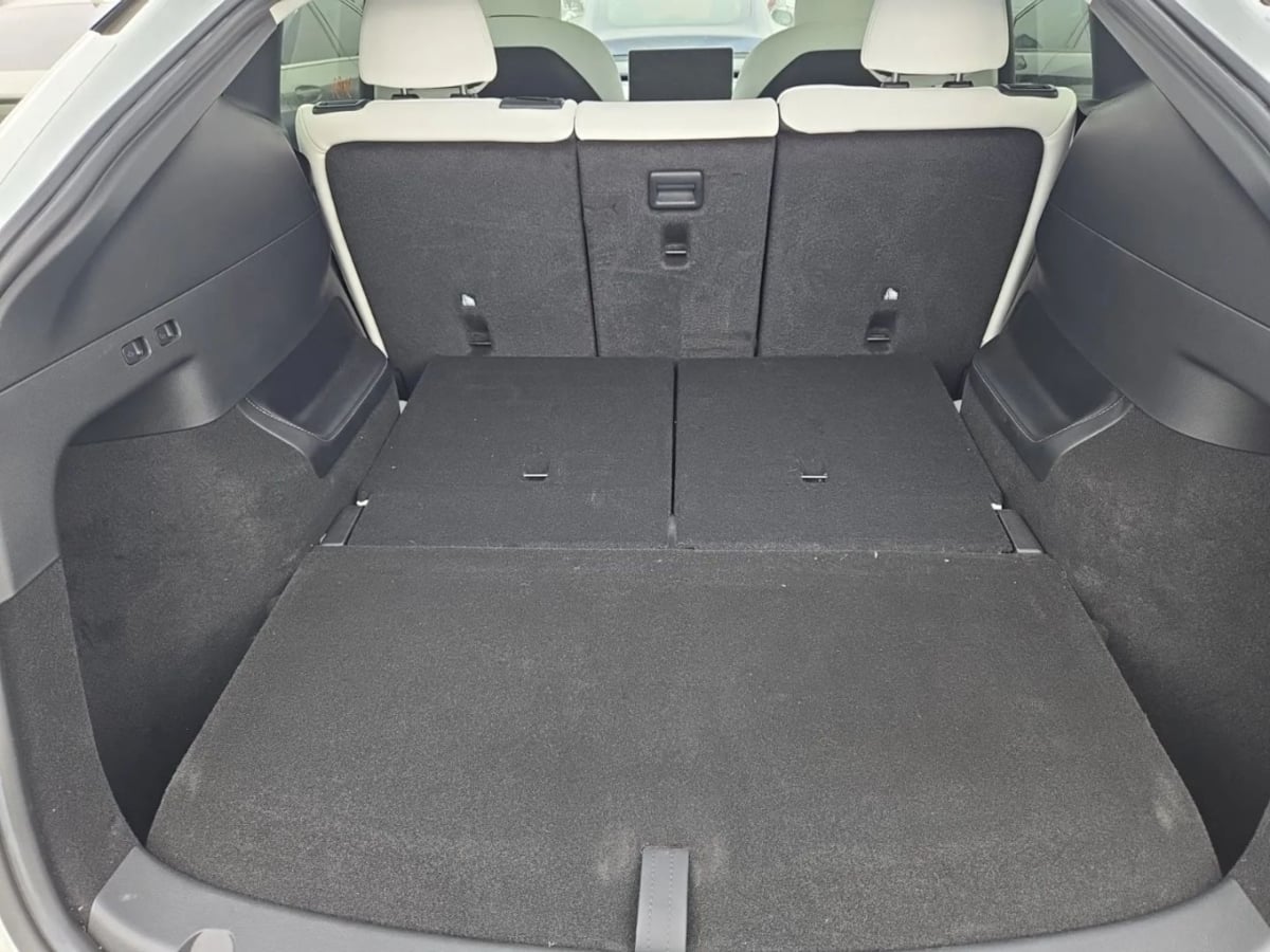 2023 Tesla Model Y Long Range photo 8