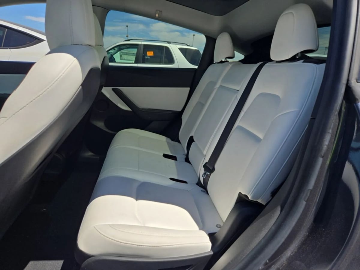 2021 Tesla Model Y Long Range photo 4