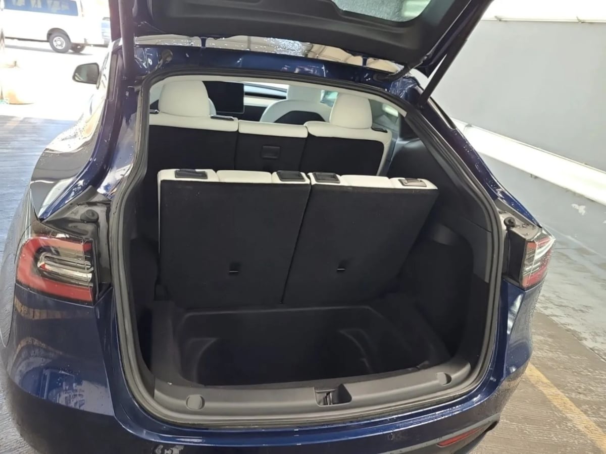 2022 Tesla Model Y Long Range photo 6