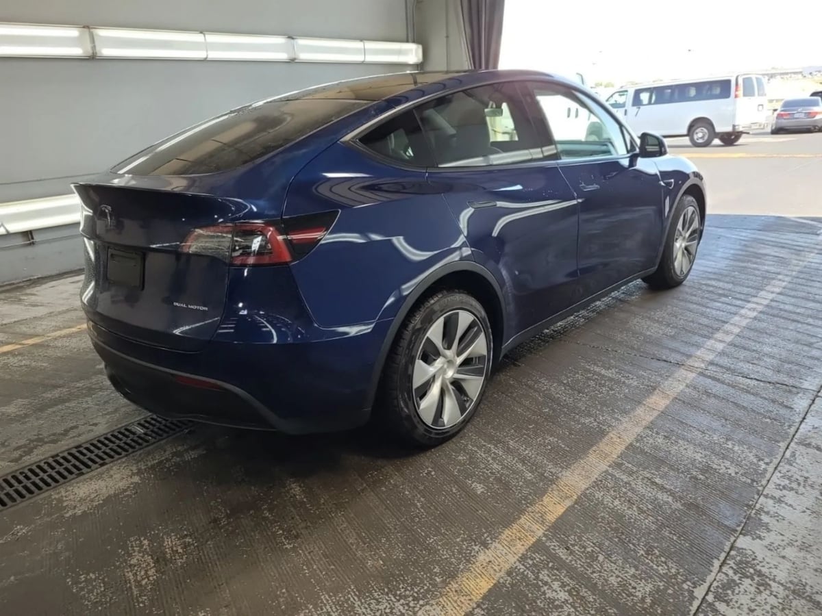 2022 Tesla Model Y Long Range photo 7