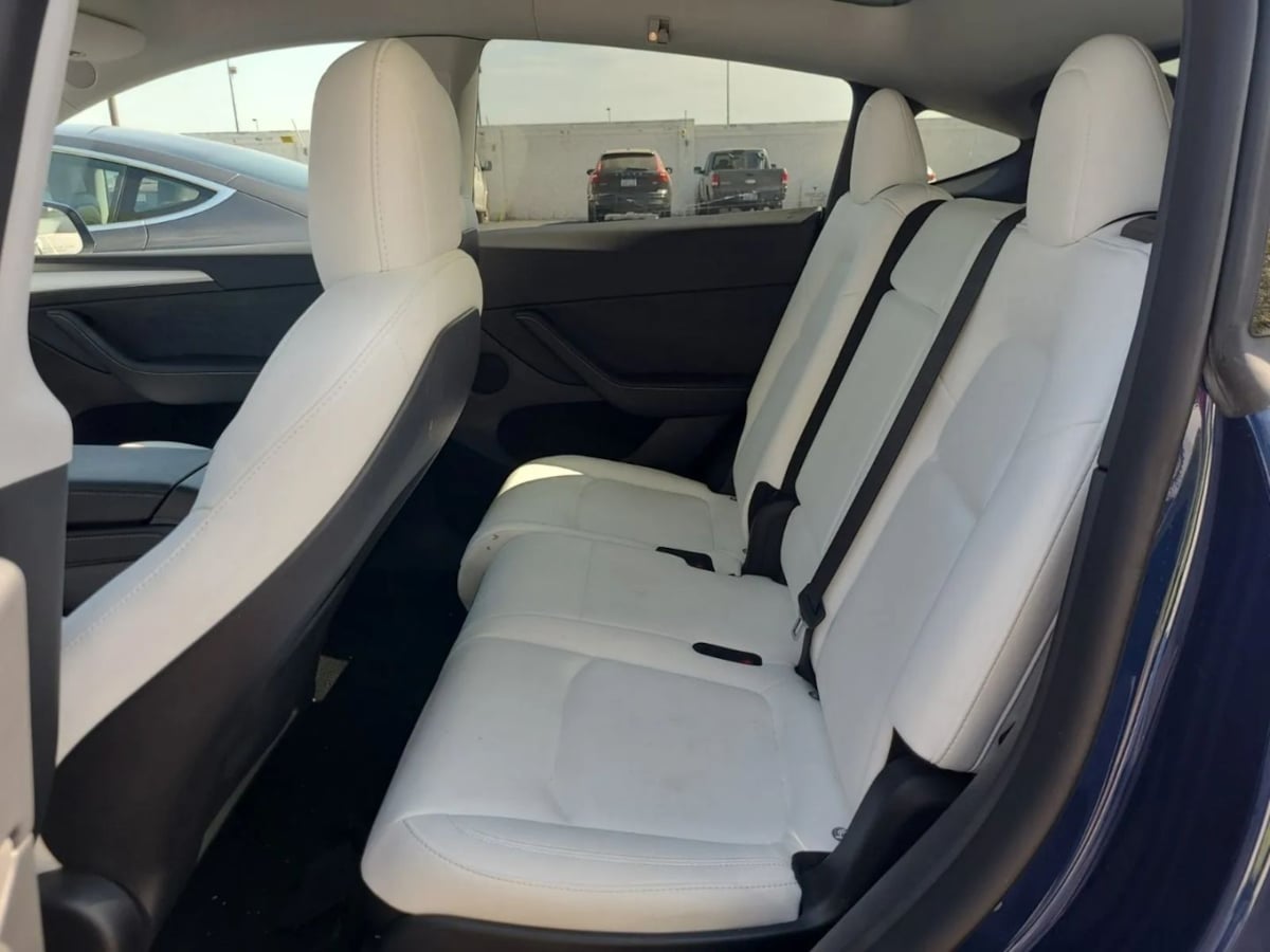 2022 Tesla Model Y Long Range photo 2
